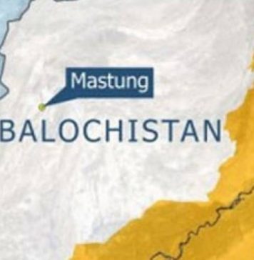 مستونگ: پولیس کی گاڑی پر فائرنگ