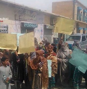 پنجگور : خواتین کا پولیس کے خلاف احتجاجی ریلی