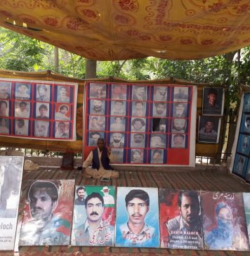 بلوچ خواتین کی عصمت دری و ٹارگٹ کلنگ بھی شروع کی گئی ہے۔ ماما قدیر بلوچ