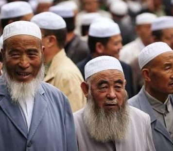 چین: ذہنی تربیت کے نام پر 2لاکھ مسلمان کیمپوں میں بند