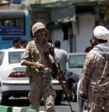 ایران : تین بلوچ عالم دین گرفتار