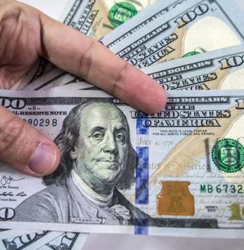 پاکستانی روپے کی قدر میں بدترین کمی ، امریکی ڈالر تاریخ کی بلند ترین سطح پر پہنچ گیا