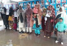 کوئٹہ: شدید سردی اور بارش کے باجود لاپتہ افرد کا احتجاج جاری