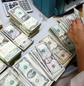 امریکی صدارتی انتخابات سے قبل ڈالر کریش ہو جائے گا – رپورٹ