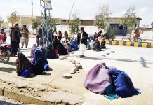 چمن : سیلاب سے متاثرہ خواتین کا احتجاج