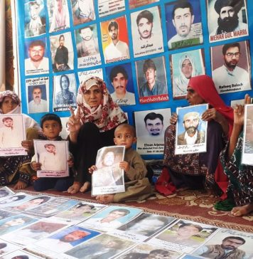کوئٹہ پریس کلب کے سامنے لاپتہ افراد کی بازیابی کے لیے احتجاج جاری