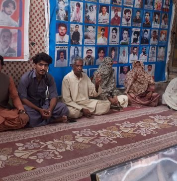 کوئٹہ پریس کلب کے سامنے لاپتہ افراد کی بازیابی کے لیے احتجاج جاری