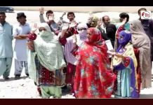 کیچ: 114 اساتذہ برطرف، برطرفی کے خلاف اساتذہ کا احتجاج