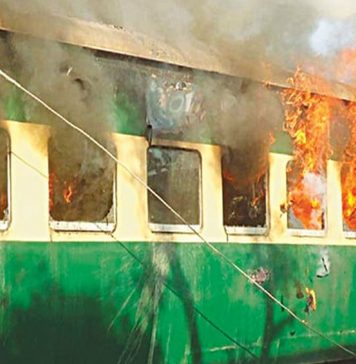 تیزگام ایکسپریس کے بعد سکھر ایکسپریس میں آتشزدگی