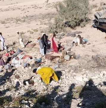 جھل مگسی: ٹریفک حادثے میں ہلاکتوں کی تعداد 20 ہوگئی