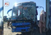 گوادر سے کراچی جانے والی مسافر کوچ کو حادثہ، 15 مسافر زخمی