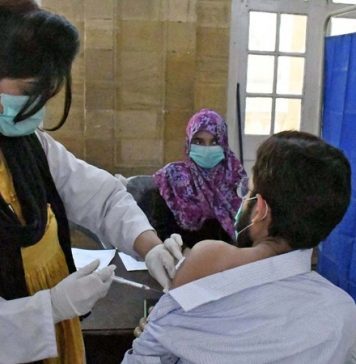 کوئٹہ: تمام شاپنگ مالز، ڈیپارٹمنٹل اسٹورز میں کرونا ویکسینیشن مراکز قائم