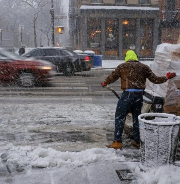 امریکا: شکاگو، الینوائے میں برفانی طوفان کے باعث نظام زندگی مفلوج