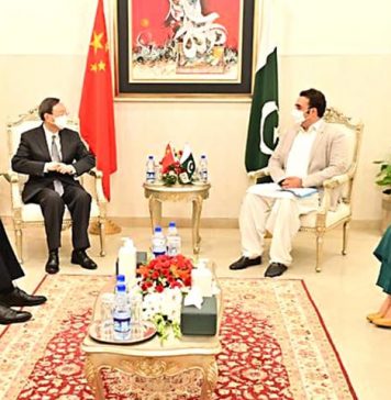 اعلیٰ سطحی چینی وفد کی پاکستانی آرمی چیف سے ملاقات، تعلقات کی بحالی کا وعدہ