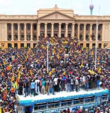 سری لنکا: راجا پکسے فرار، لاکھوں روپے پیچھے چھوڑ گئے