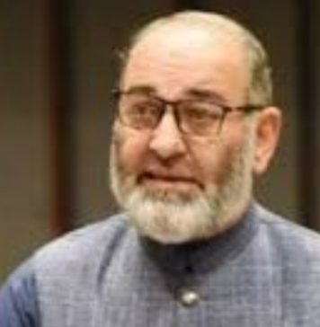 سینیٹر مشتاق کا گرفتار بی وائی سی قیادت سے ملاقات کے لیے کوئٹہ آمد، پولیس نے ملاقات سے روک دیا
