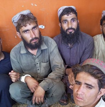 پاکستان :افغان پناہ گزینوں کے خلاف شدید کریک ڈاؤن، درجنوں گرفتار