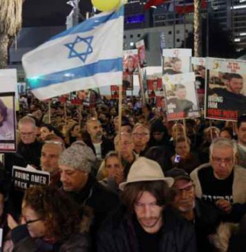 ہزاروں اسرائیلیوں کا یرغمالیوں کی رہائی کے لیے مظاہرہ