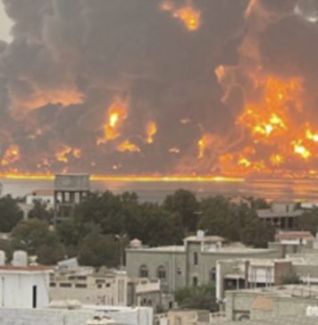 اسرائیل کی حوثیوں کے خلاف جوابی کارروائی، الحدیدہ بندرگاہ پر بمباری میں تین افراد ہلاک