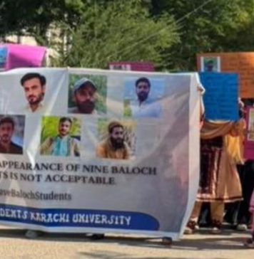 بلوچ جبری گمشدگیاں: جامعہ کراچی میں طلباء کا احتجاج
