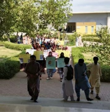 تربت: یونیورسٹی میں بلوچ طلبا کی ریلی، تعلیمی حقوق اور بنیادی سہولیات کی بحالی کا مطالبہ