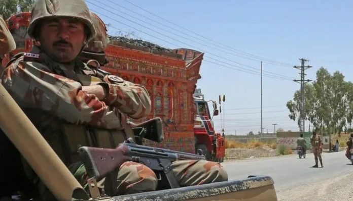 سوراب: پچیس افراد جبری لاپتہ، فورسز کی علاقہ مکینوں کو علاقہ خالی کرنے ...
