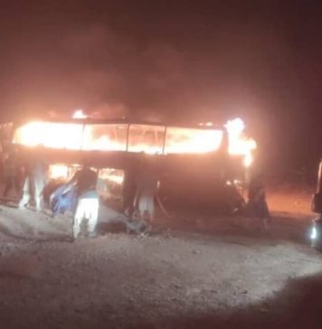 افغانستان: مسافربس اور ٹرک میں تصادم، 76 افراد جان سے گئے