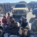 کیچ میں ایف سی فائرنگ سے زخمی خاتون کو علاج نہ ملنے پر سی پیک روٹ بند، سہاکی کیمپ کے سامنے دھرنا جاری