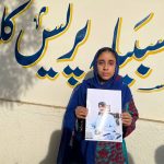 حب: والد کی جبری گمشدگی، پاکستانی فورسز نے ماہ زیب کو پریس کانفرس سے روک کر پریس کلب کی تالہ بندی کردی