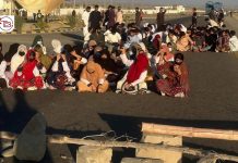 تربت: مکران میڈیکل کالج کے طلباء کا سپلیمنٹری نتائج کے خلاف احتجاج، ایم 8 شاہراہ پر دھرنا