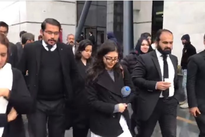 89F04463-3BE5-41EF-9168-918BC70B6AC8