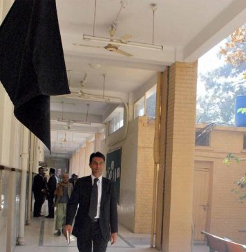 ایمان مزاری و ہادی علی چھٹہ کی گرفتاری: وکلاء کا کل بلوچستان میں عدالتی بائیکاٹ کا اعلان