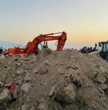 ننگرہار:پاکستانی فضائی حملہ،17 سے زائد افراد جاں بحق، بچوں اور خواتین سمیت ایک ہی خاندان نشانہ بنا۔ حکام