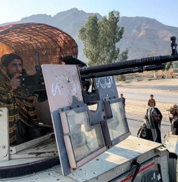 پاکستانی اور افغان فورسز کے درمیان لڑائی جاری