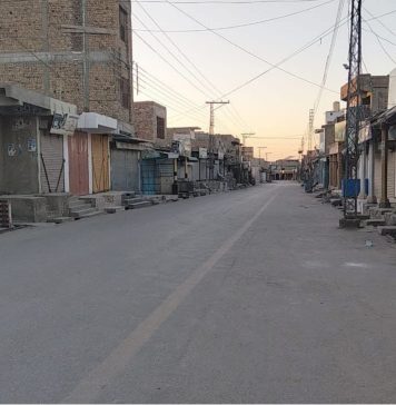 نوشکی میں دو ماہ سے کرفیو: تعلیم و روزگار متاثر، شہریوں پر پابندیاں اور انسانی حقوق کی خلاف ورزیوں میں اضافہ