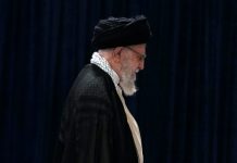 مہینوں کی منصوبہ بندی اور عین وقت پر ملنے والی خفیہ اطلاع: خامنہ ای کو ہلاک کرنے کا امریکی، اسرائیلی مشن کیسے مکمل ہوا؟