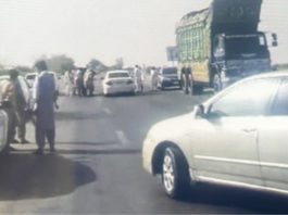 سبی: مسلح افراد کی شاہراہ پر ناکہ بندی، فورسز کے ساتھ جھڑپیں