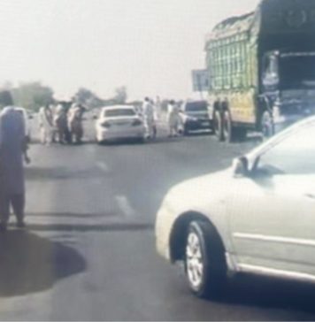 سبی: مسلح افراد کی شاہراہ پر ناکہ بندی، فورسز کے ساتھ جھڑپیں