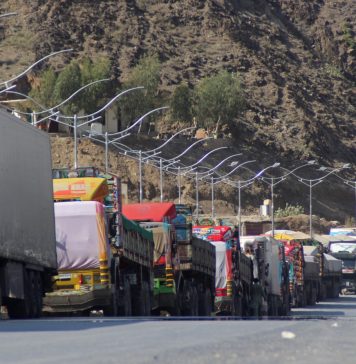 سرحدی بندش: 8 ماہ میں افغانستان کو 140 ارب، پاکستان کو 278 ارب روپے کا نقصان