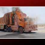 نوشکی: مرکزی شاہراہ پر بڑی گاڑی نذرآتش
