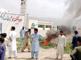 کوہلو میں پینے کے پانی کا بحران، شہریوں نے احتجاجاں شاہراہ بند کردیا