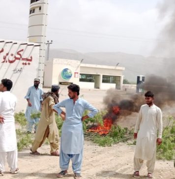 کوہلو میں پینے کے پانی کا بحران، شہریوں نے احتجاجاں شاہراہ بند کردیا