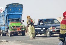خاران، دالبندین، ڈھاڈر: مرکزی شاہراہوں پر مسلح افراد کی ناکہ بندیاں، سیکورٹی چوکی تباہ