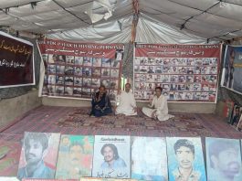 کوئٹہ: جبری گمشدگیوں کے خلاف احتجاجی کیمپ 6312ویں روز بھی جاری، جبری لاپتہ ذیشان نیچاری کے اہلِ خانہ کی شرکت