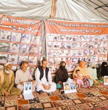 بیبرگ قمبرانی اور حمل خان کو عدالت میں پیش کیا جائے یا فوری رہا کیا جائے۔ اہلخانہ کا مطالبہ
