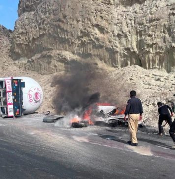 اورماڑہ: دو گاڑیوں میں تصادم، خواتین اور بچوں سمیت 6 افراد جاں بحق