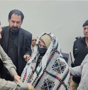 خضدار ڈیتھ اسکواڈ کے ہاتھوں اغوا کا شکار اسماء جتک کے والد کو قتل کردیا گیا۔