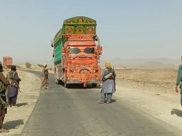 خضدار: سی پیک روٹ پر مسلح ناکہ بندی، فورسز پر حملہ