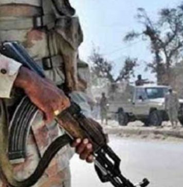نوشکی: گاڑی نہ روکنے پر ایف سی فائرنگ، افغان شہری جاںبحق، تین زخمی