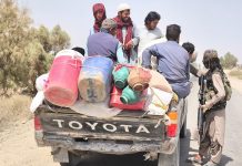 بلوچستان: خاران، قلات اور سوراب میں مرکزی شاہراہوں پر مسلح ناکہ بندیاں